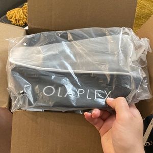 OLAPLEX Complete Hair Kit (Travel Case & 7 Items)